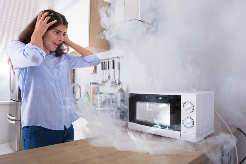 Don’t Put These 5 Things in Your Microwave