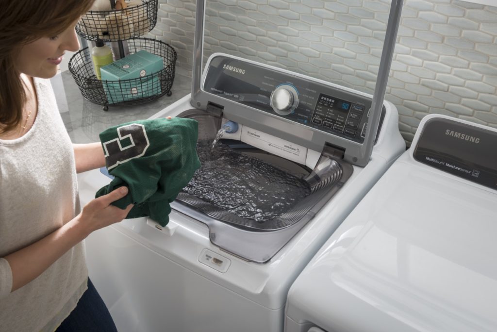 Comment nettoyer 5 taches tenaces en un clin d’œil avec une laveuse Samsung