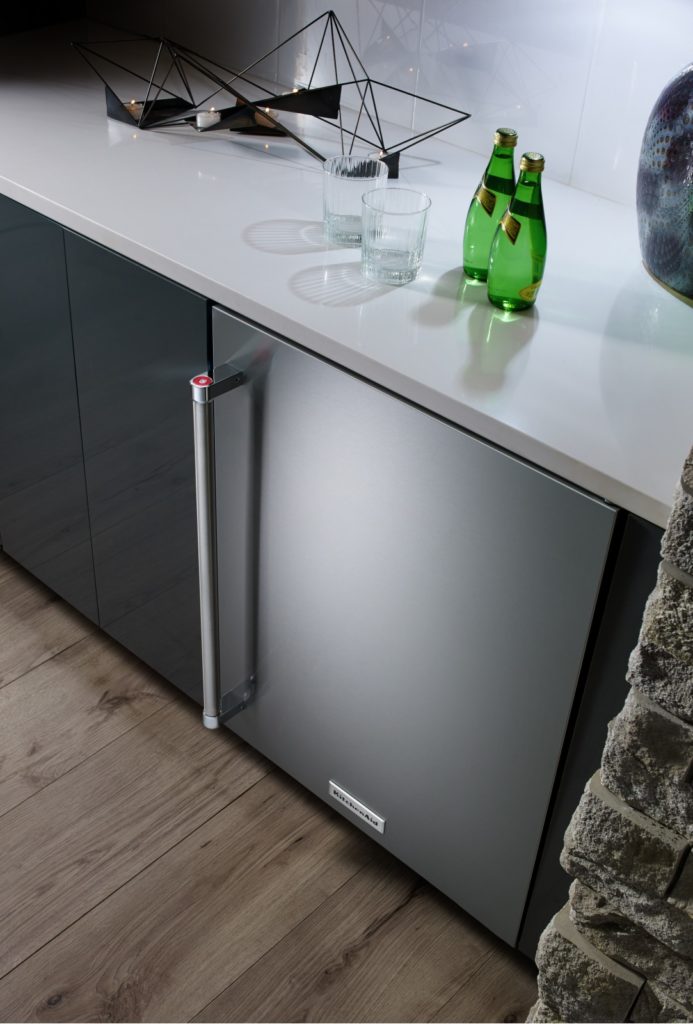 Petite taille mini-frigo congélateur Case 42L Réfrigérateur de comptoir -  Chine Un comptoir d'un réfrigérateur et un réfrigérateur réfrigérateur prix