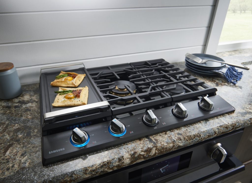 One Samsung Cooktop is All It Takes to Celebrate National Bacon Day