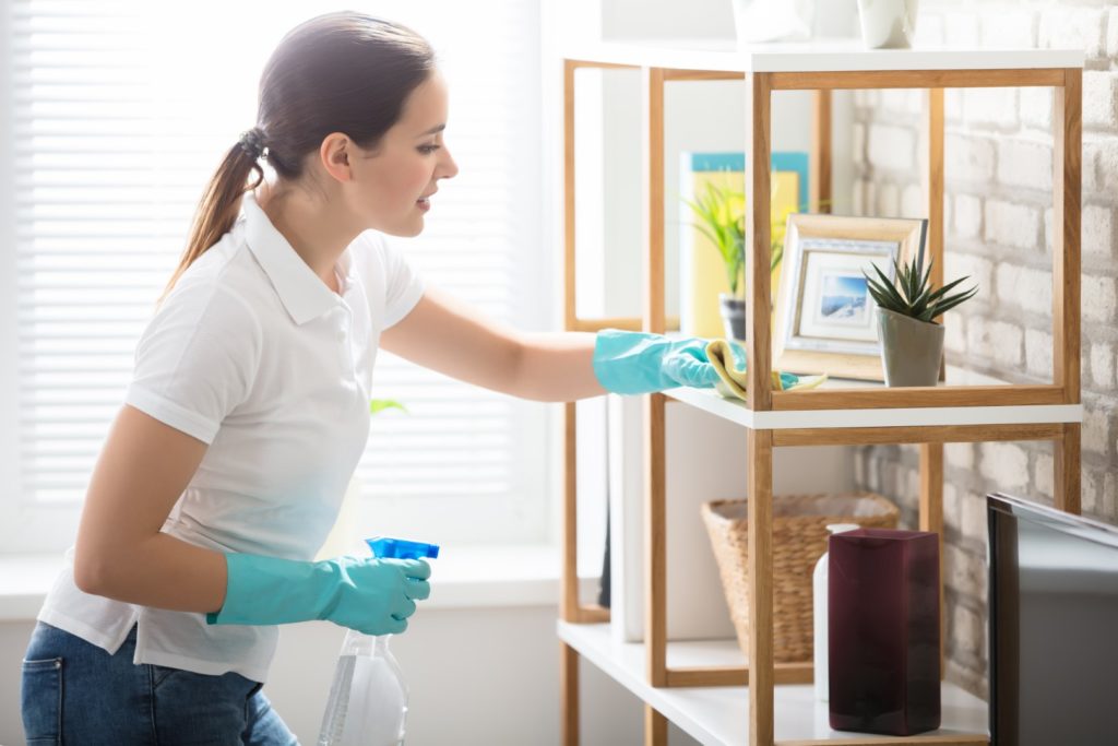 Liste utile pour le nettoyage de votre salon