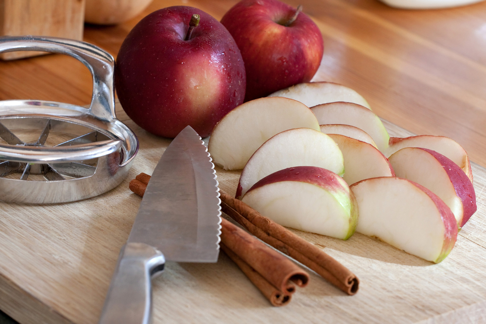 Cooking tip - apple wedge helps keep cookies moist